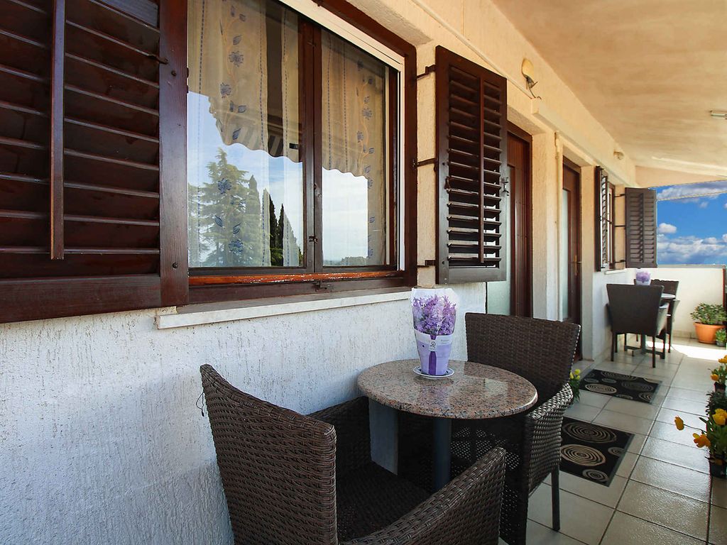 Studio mit Klimaanlage und Terrasse