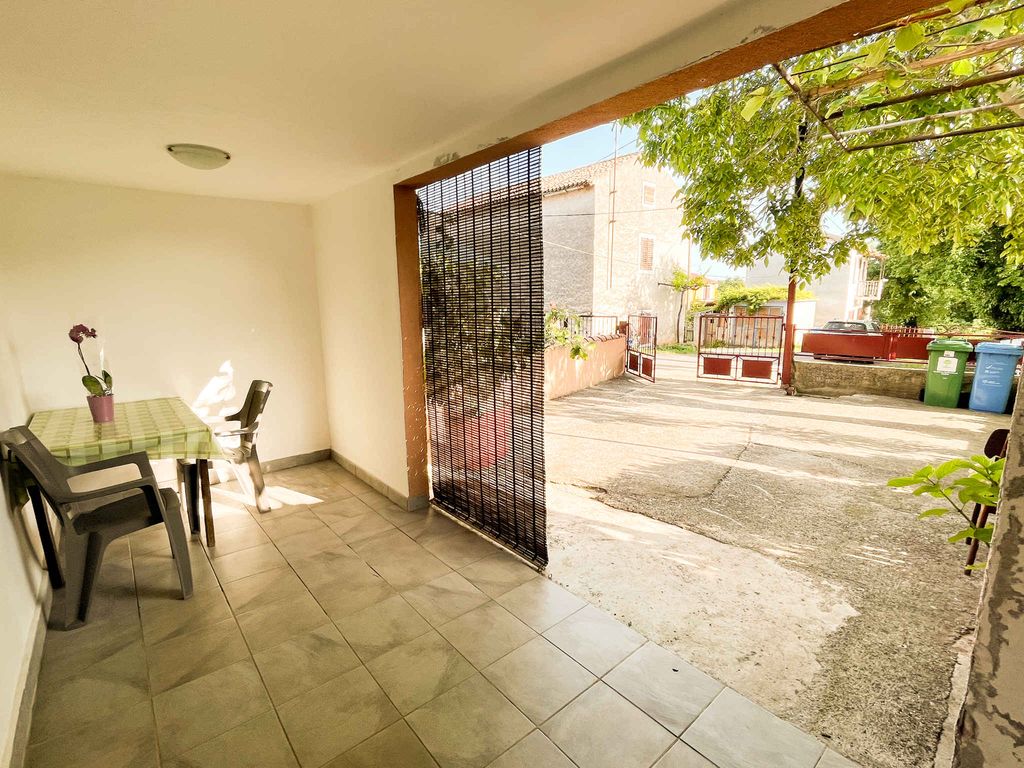 Ferienhaus in istrischem Dorf und ruhiger Lage