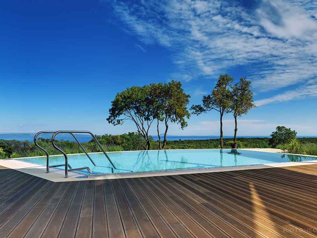 Ferienhaus mit Pool und Klimaanlage