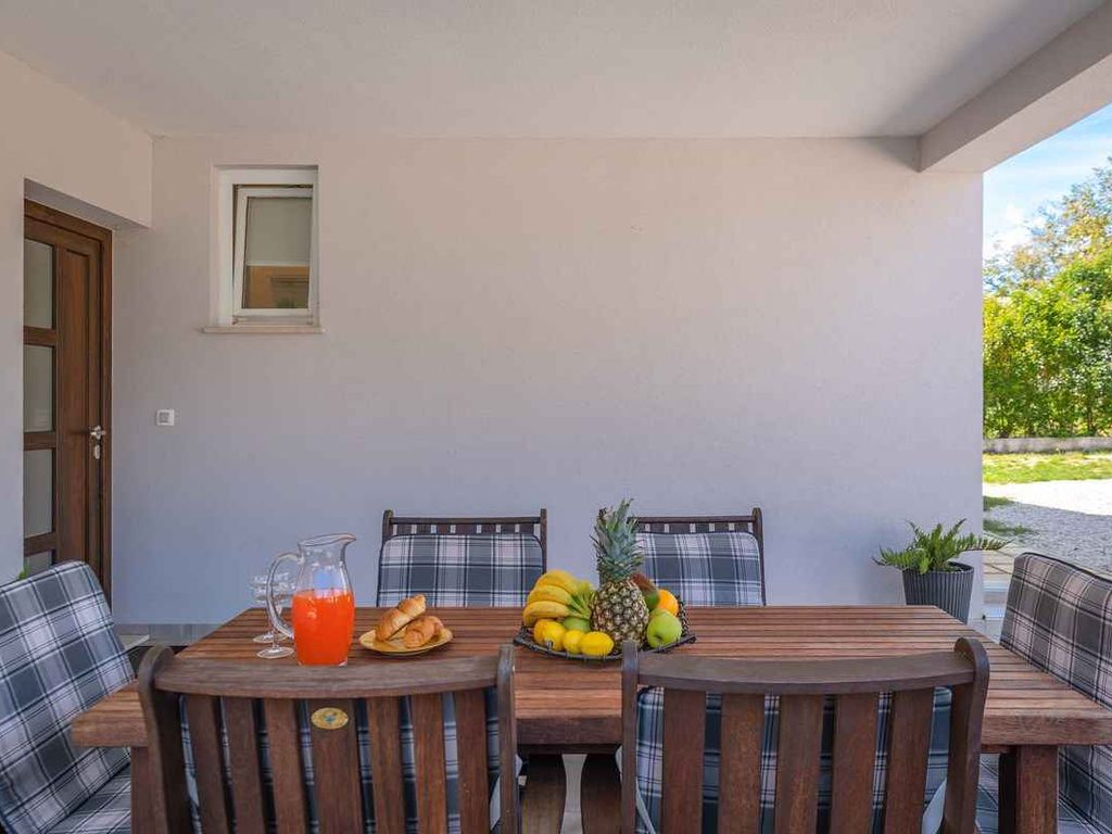 Ferienhaus mit Pool und Klimaanlage