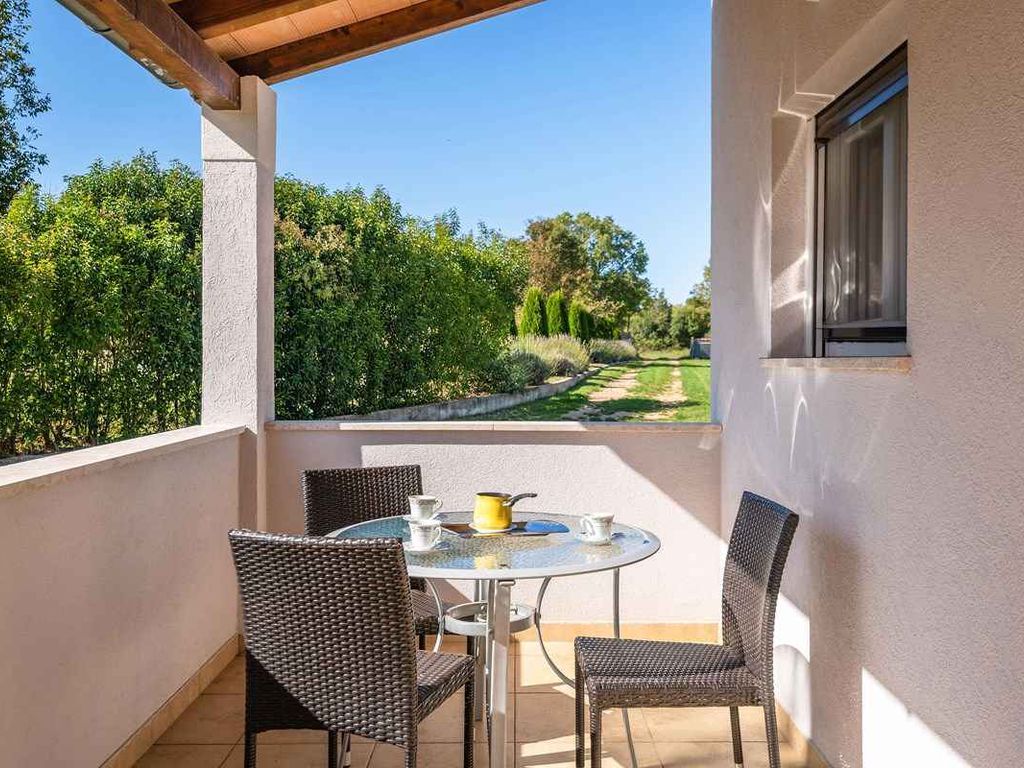 Ferienhaus mit Pool und Klimaanlage