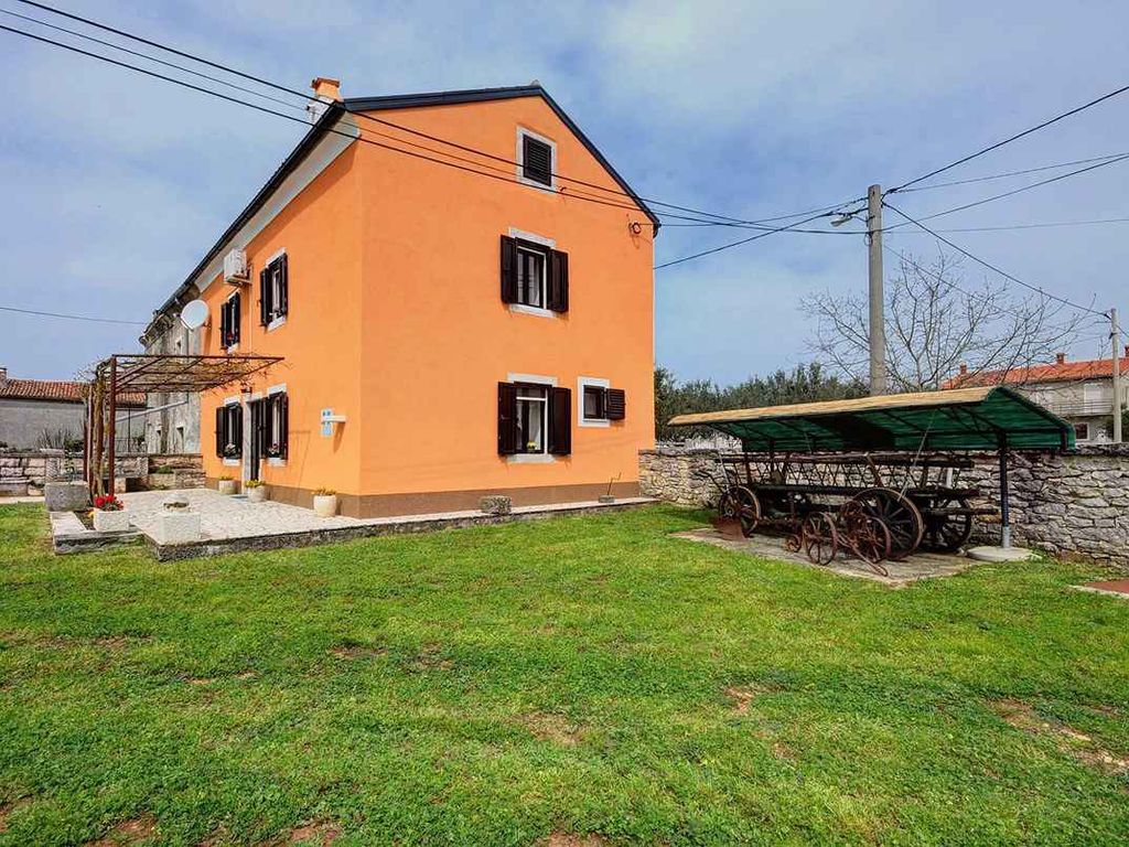 Ferienhaus mit Terrasse und Klimaanlage