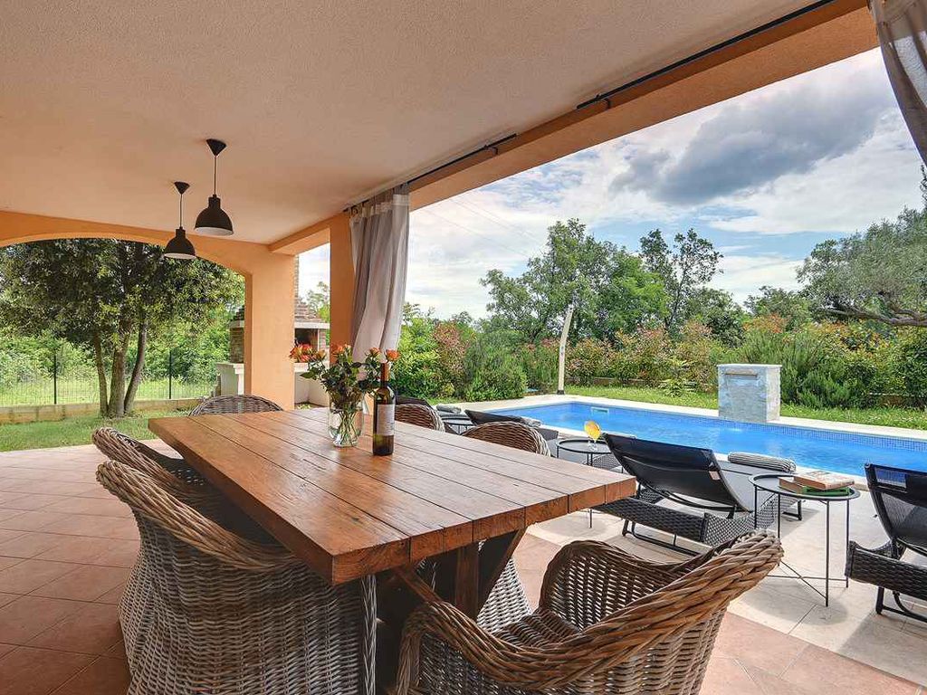 Villa mit Klimaanlage und Pool