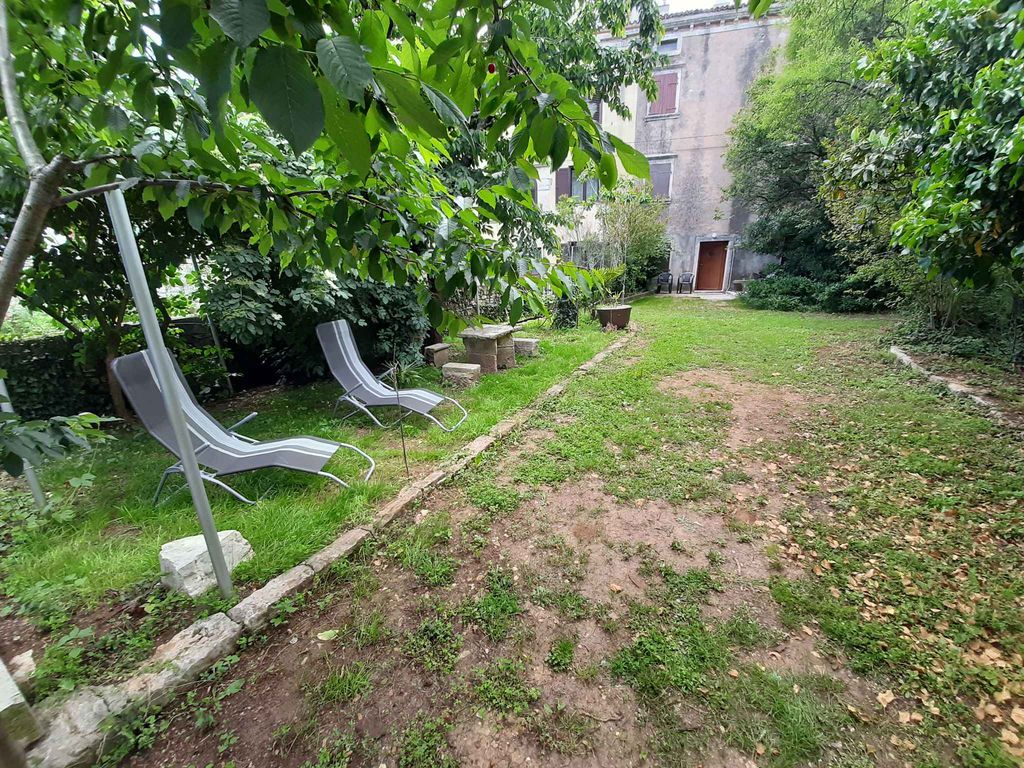 Ferienhaus mit großem Garten