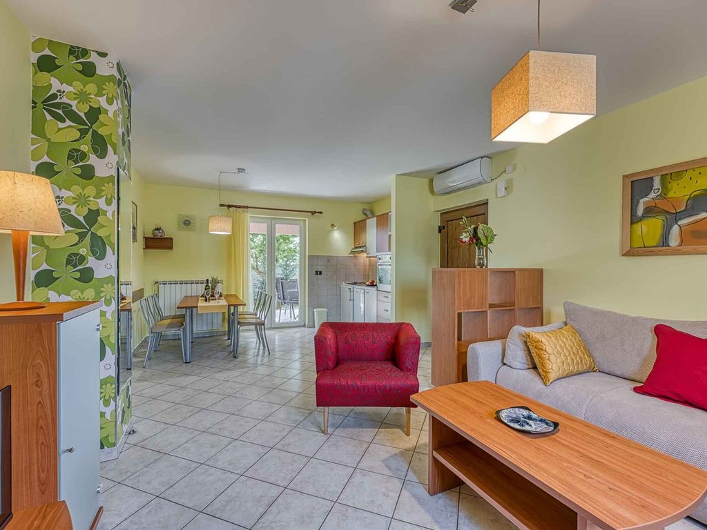 Ferienwohnung mit Pool und Klimaanlage