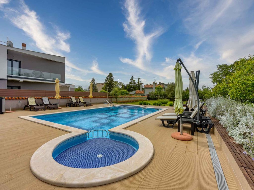 Ferienwohnung mit Pool und Klimaanlage