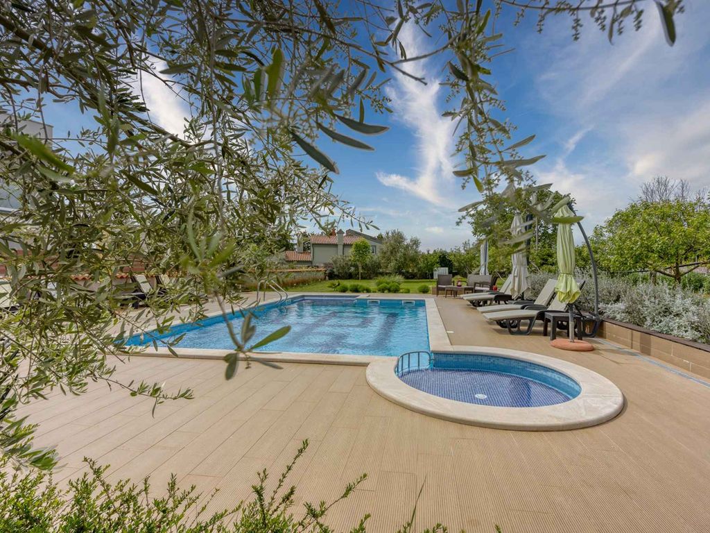 Ferienwohnung mit Pool und Klimaanlage