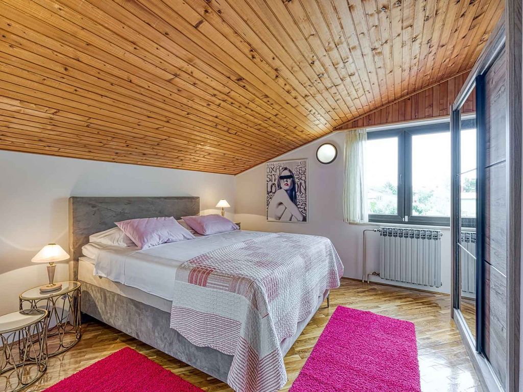 Ferienwohnung mit Pool und Klimaanlage