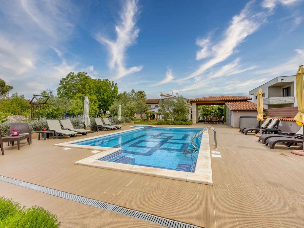 Ferienwohnung mit Pool und Klimaanlage