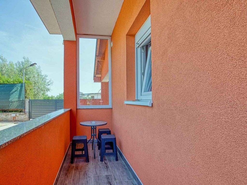 Ferienwohnung mit Terrasse und Pool