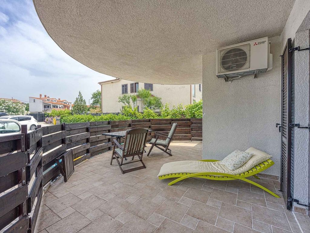 Ferienwohnung mit Gemeinschaftspool und Klimaanlage