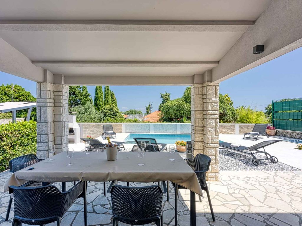 Villa mit Privatpool