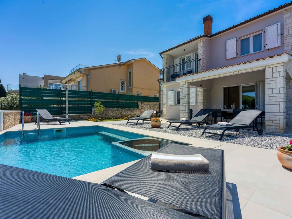 Villa mit Privatpool