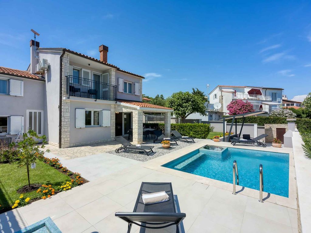 Villa mit Privatpool