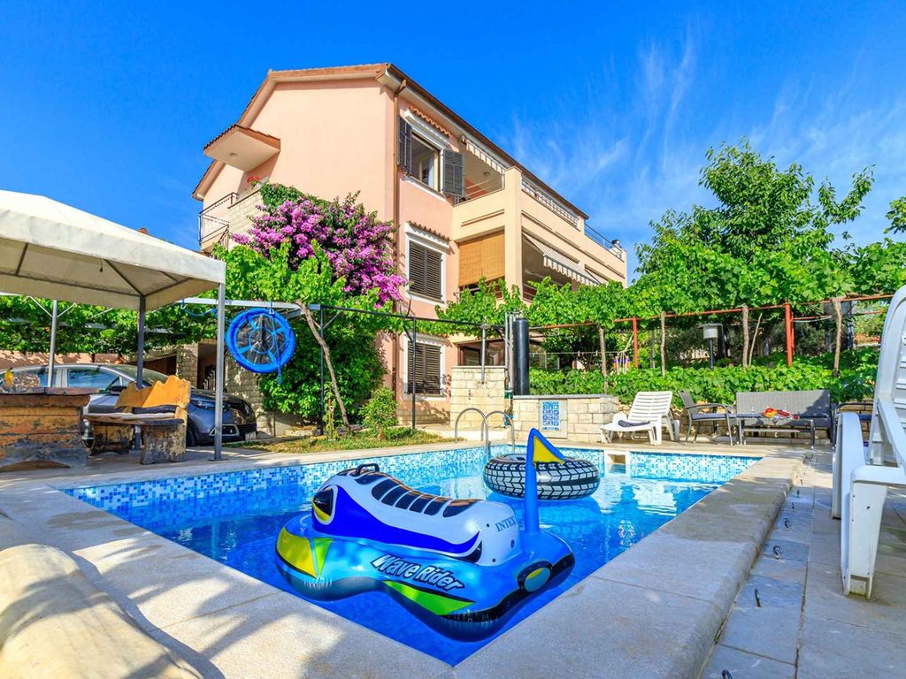 Ferienwohnung mit Aussenpool