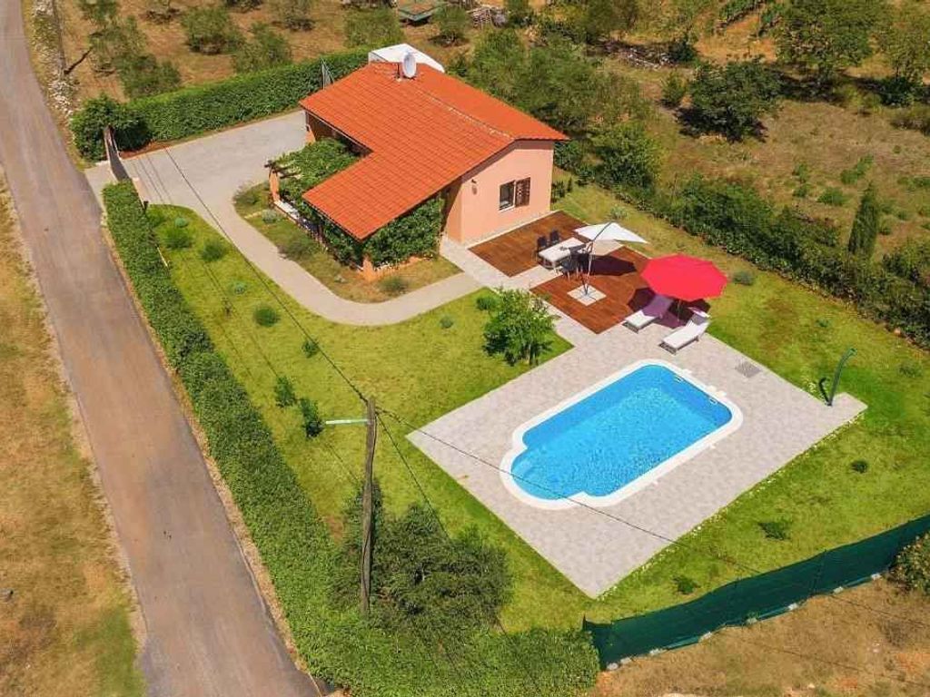 Ferienhaus mit Pool