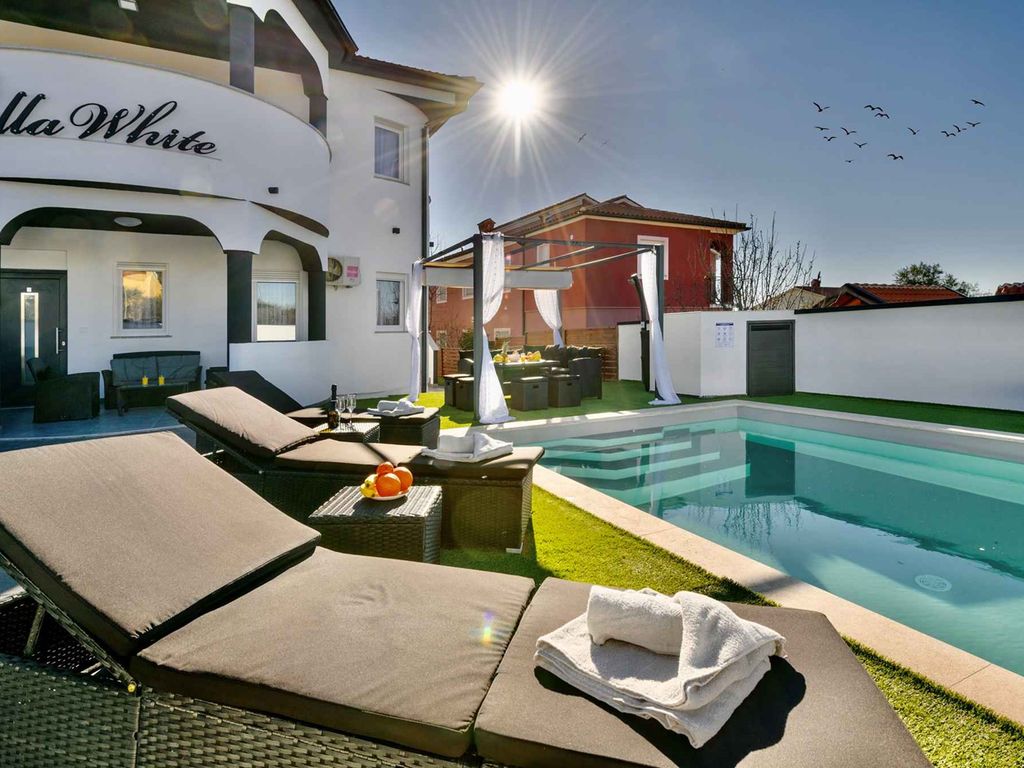 Ferienwohnung mit Pool zur gemeinsamen Nutzung
