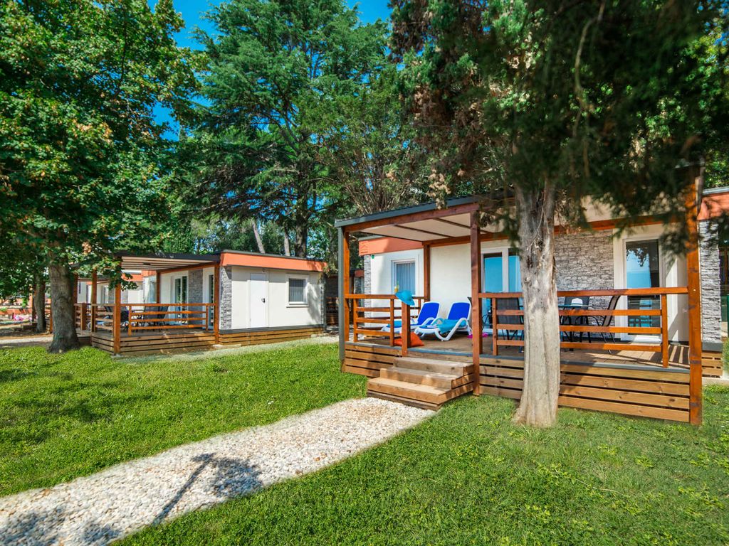Mobilehome mit Terrasse und Klimaanlage