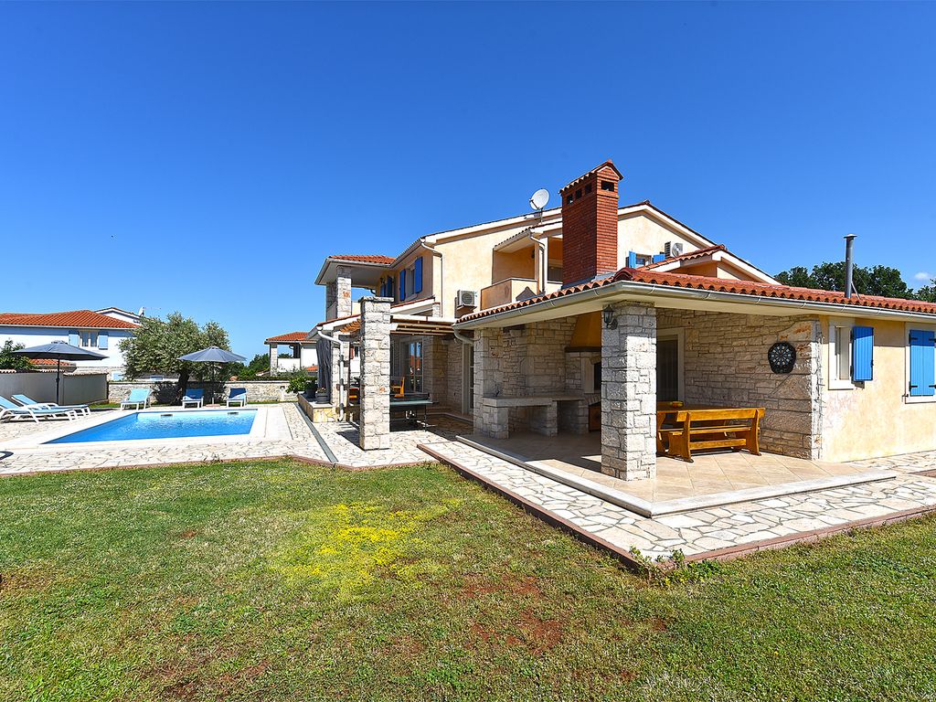 Ferienhaus mit Pool