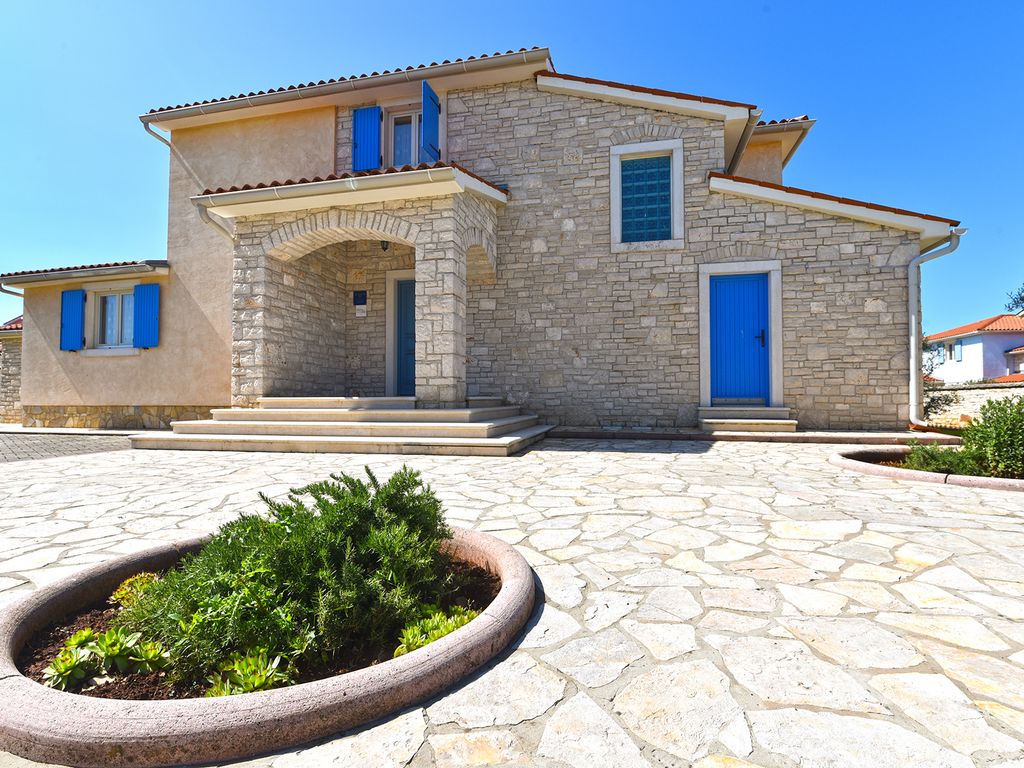 Ferienhaus mit Pool