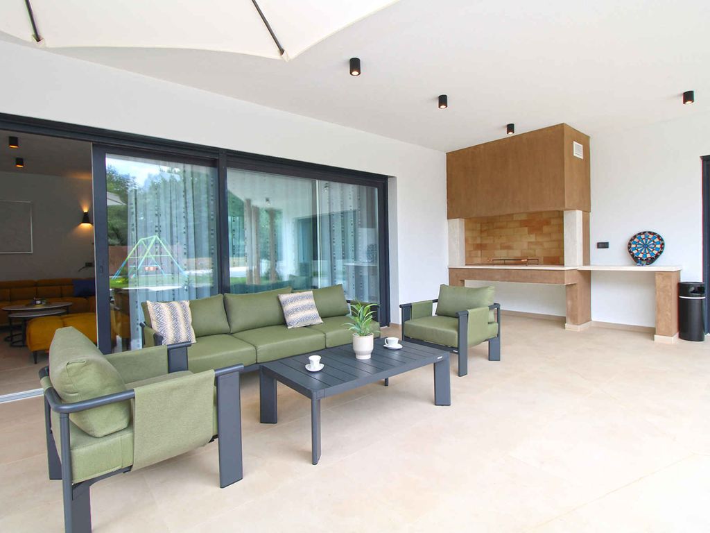 Ferienhaus mit Klimaanlage und Pool