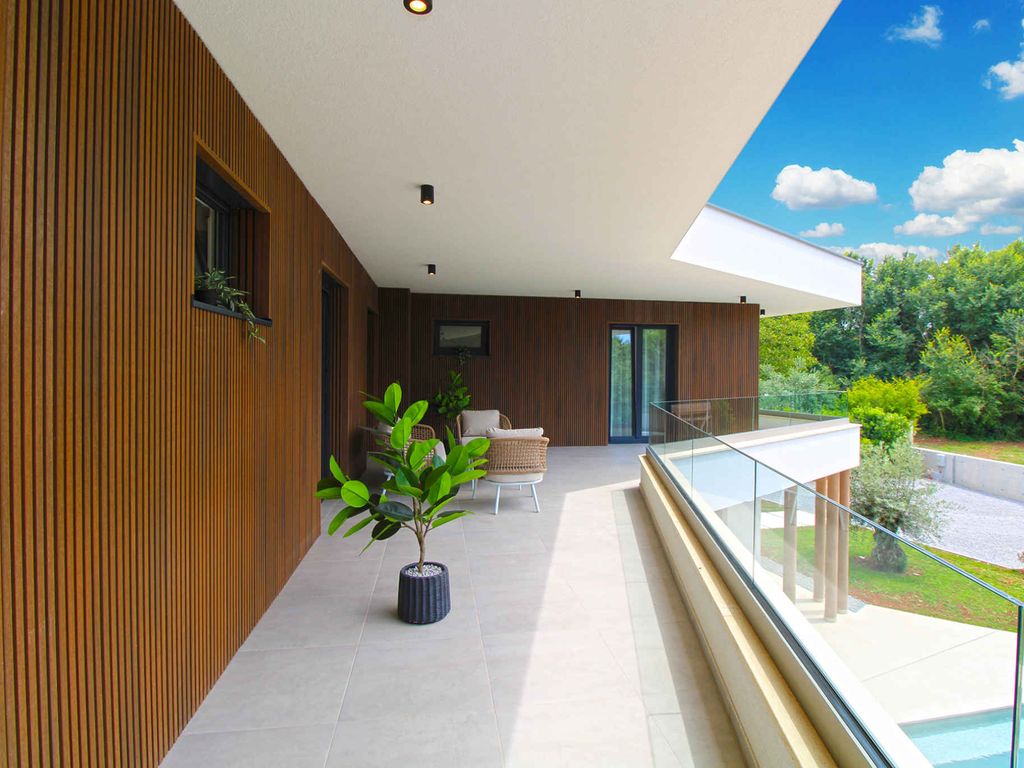 Ferienhaus mit Klimaanlage und Pool