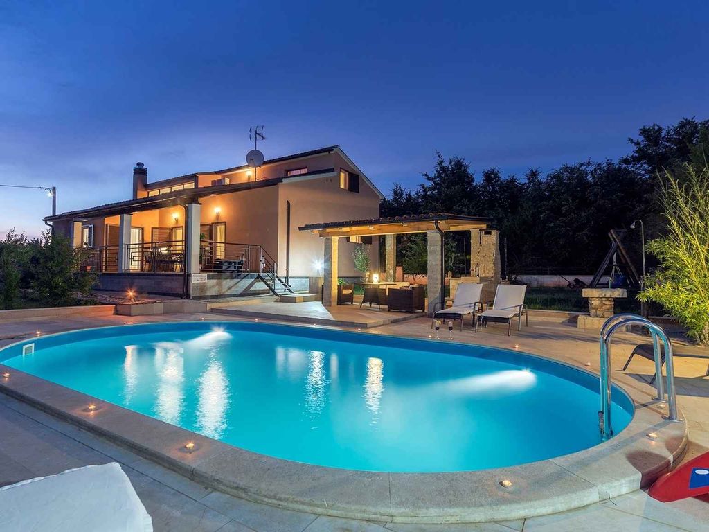 Villa mit Klimaanlage und Pool