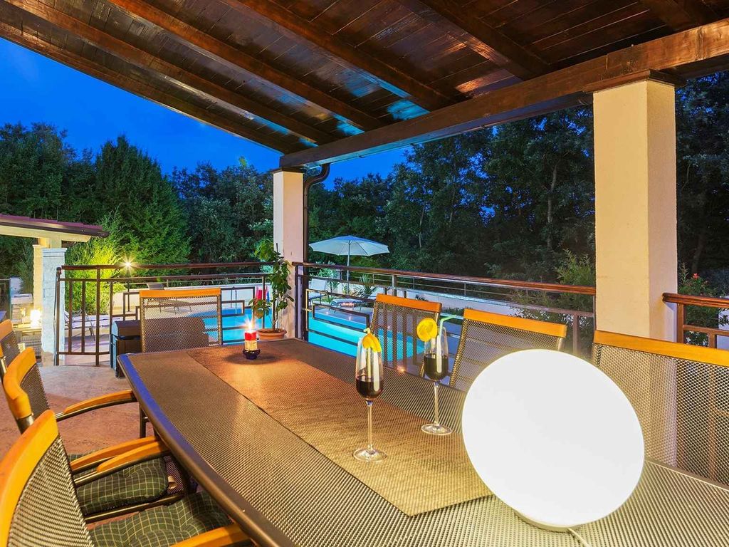 Villa mit Klimaanlage und Pool