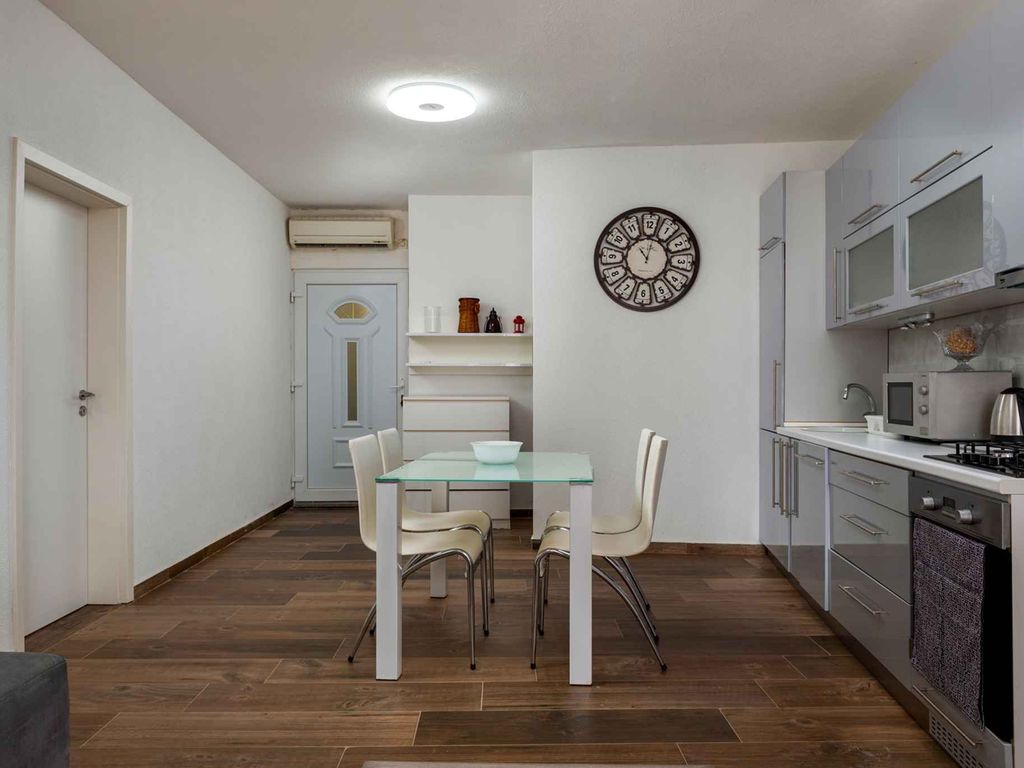 Ferienwohnung im Herzen von Pula, mit Klimaanlage