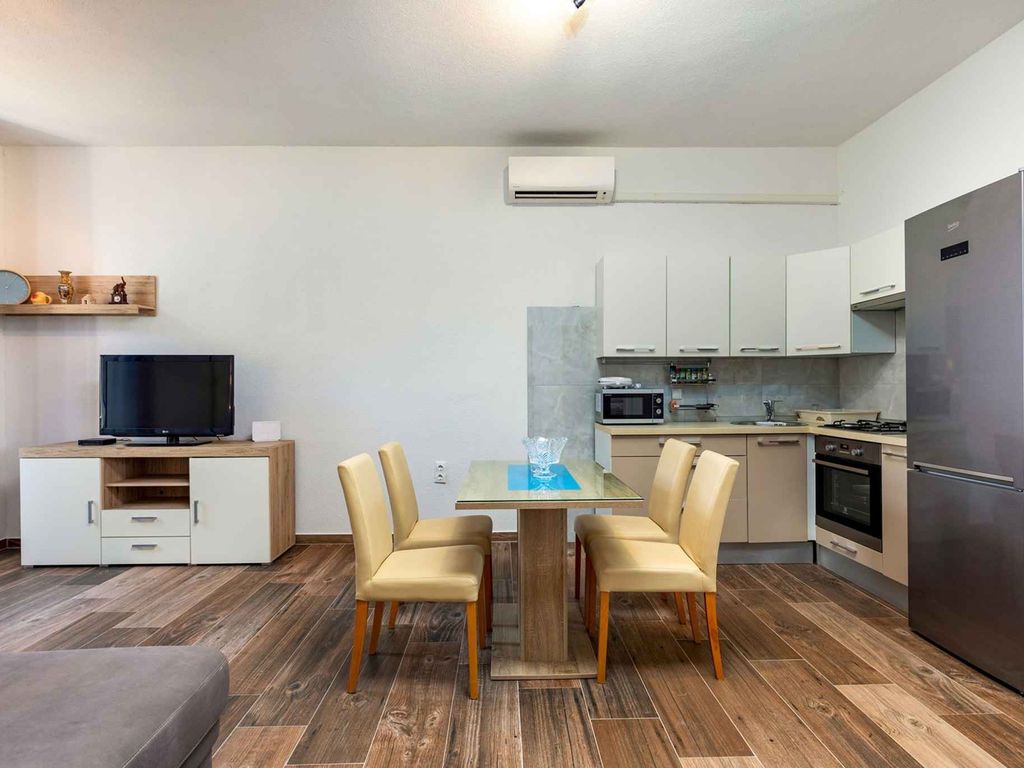Ferienwohnung mit Klimaanlage und zwei Schlafzimmern