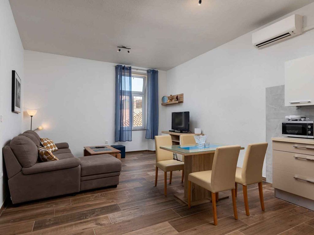 Ferienwohnung mit Klimaanlage und zwei Schlafzimmern