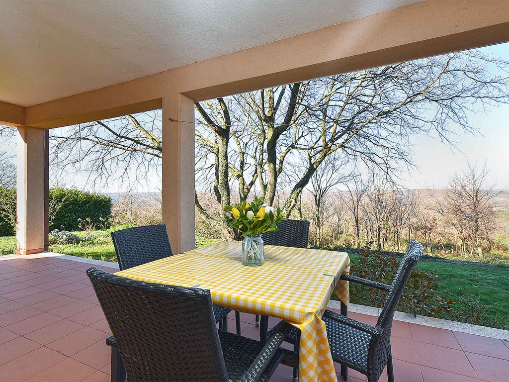 Ferienwohnung mit Klimaanlage und Terrasse