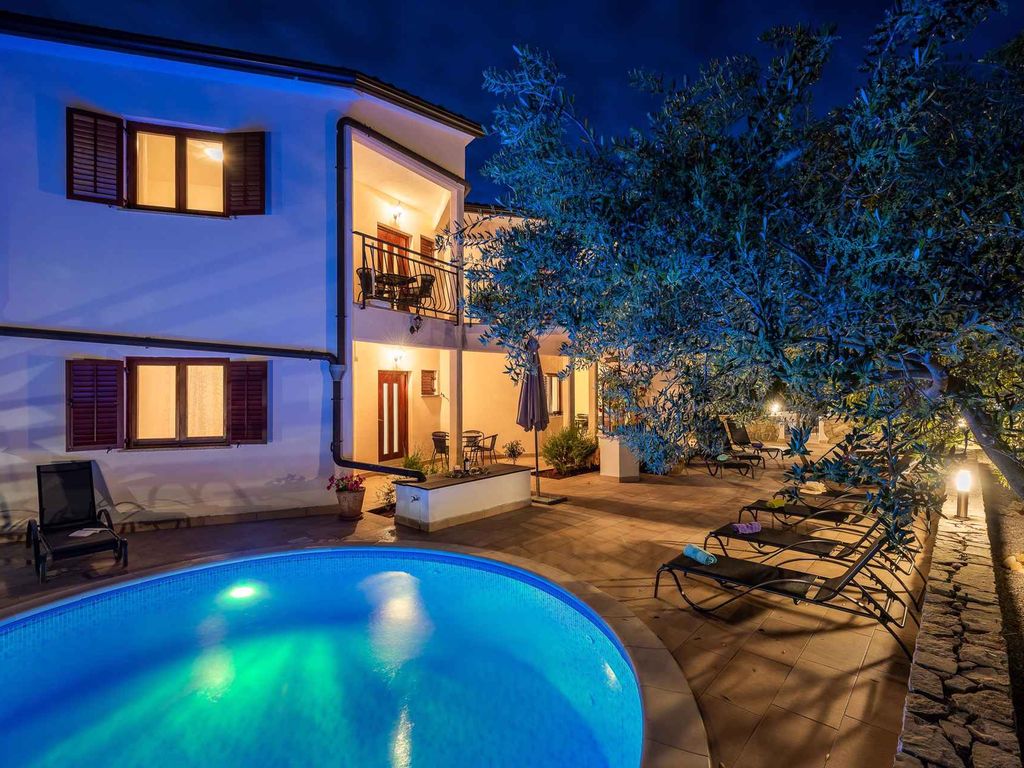 Ferienwohnung mit Außenpool, Sauna und Whirlpool