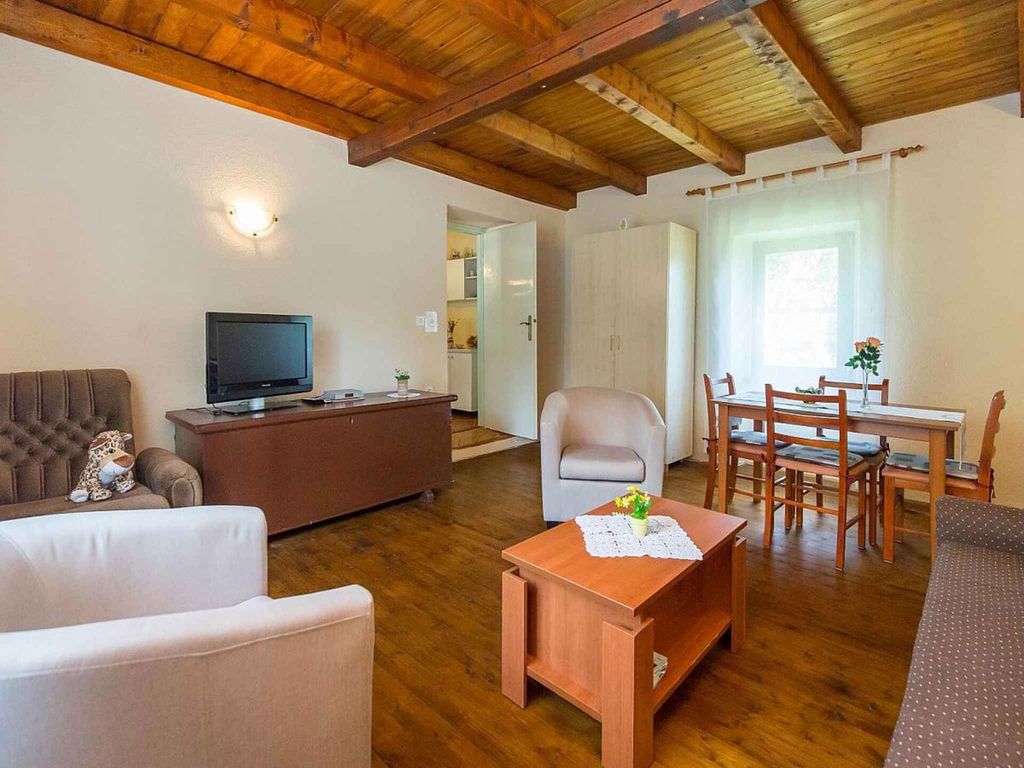 Ferienhaus mit Garten und SAT-TV