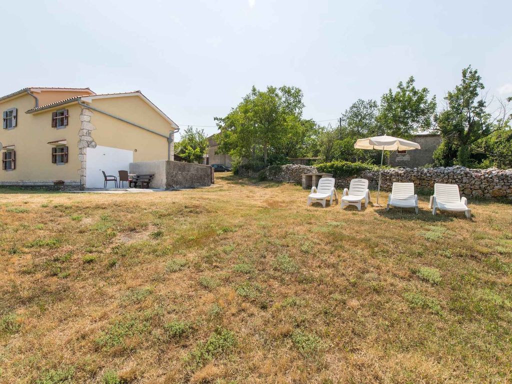 Ferienhaus mit Garten und SAT-TV