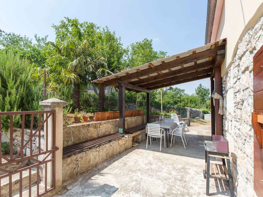 Ferienhaus mit Garten und SAT-TV
