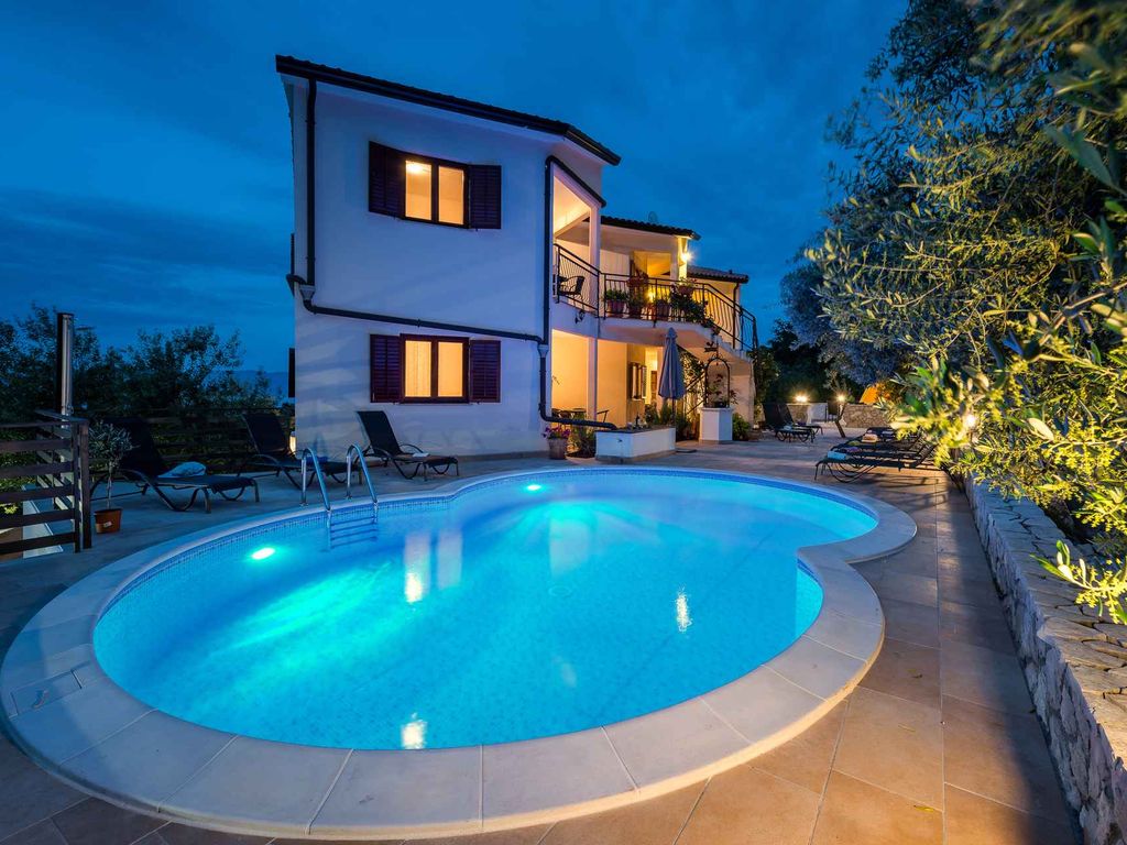 Ferienwohnung mit Meerblick und Pool
