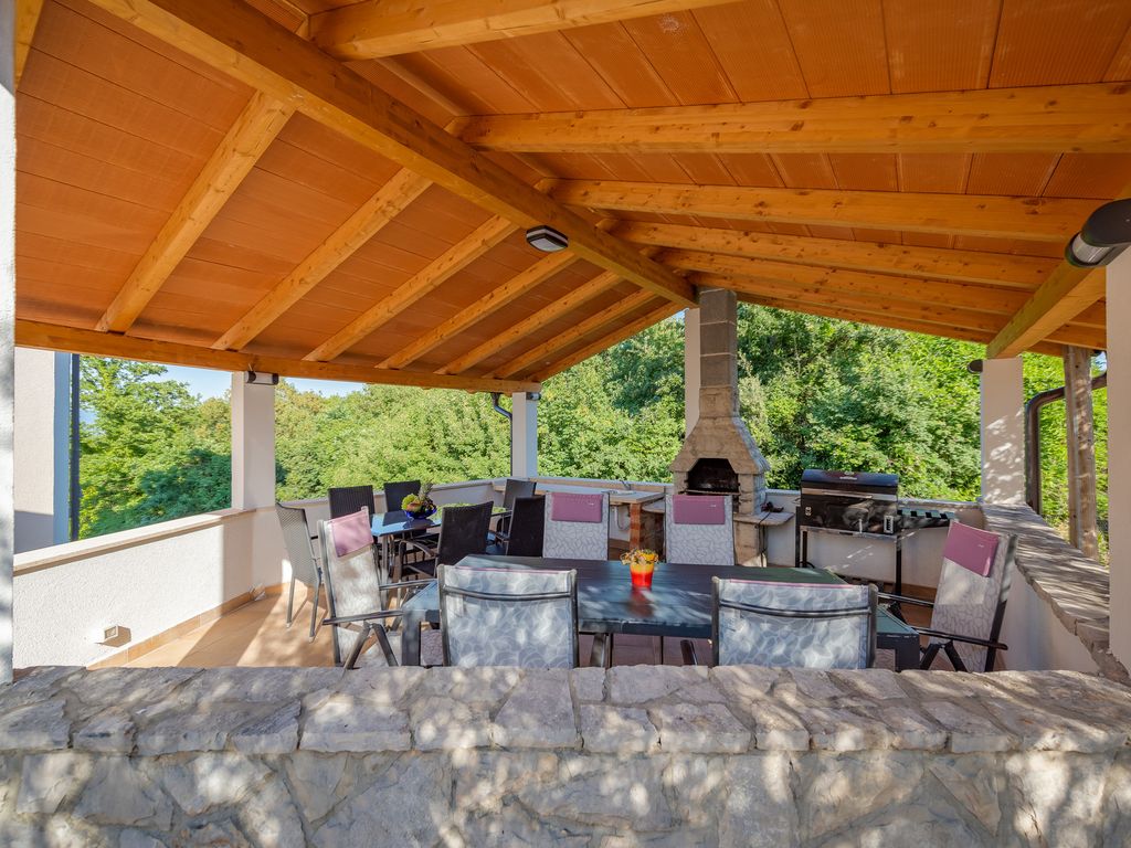 Ferienwohnung mit Meerblick und Pool