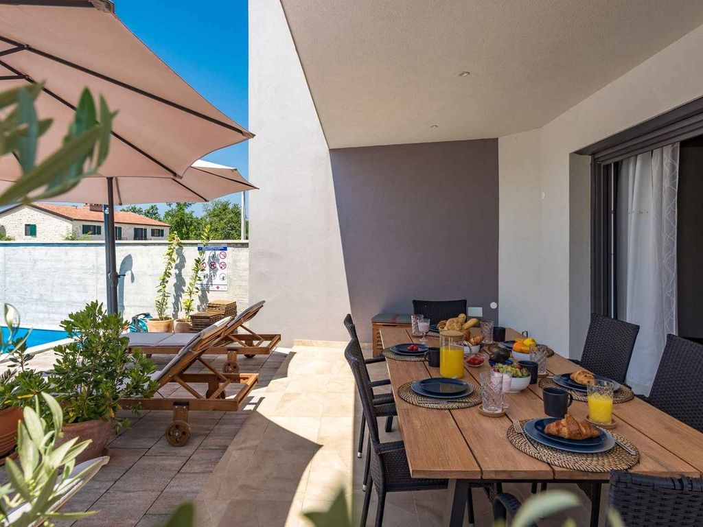 Villa mit Pool