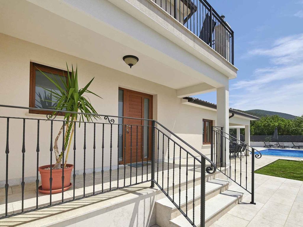 Villa mit Klimaanlage und Pool