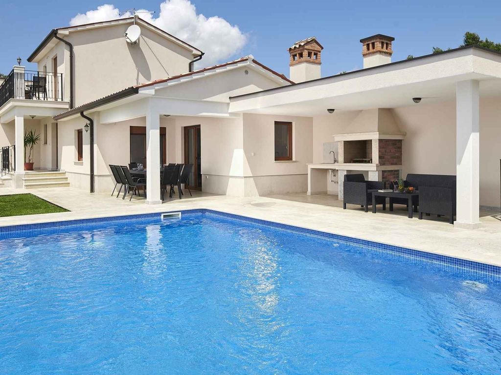 Villa mit Klimaanlage und Pool