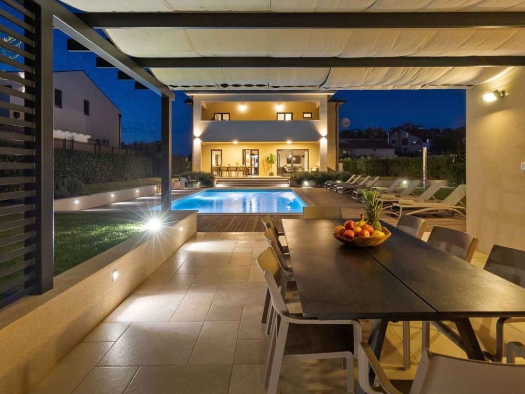 Villa mit Klimaanlage und Pool