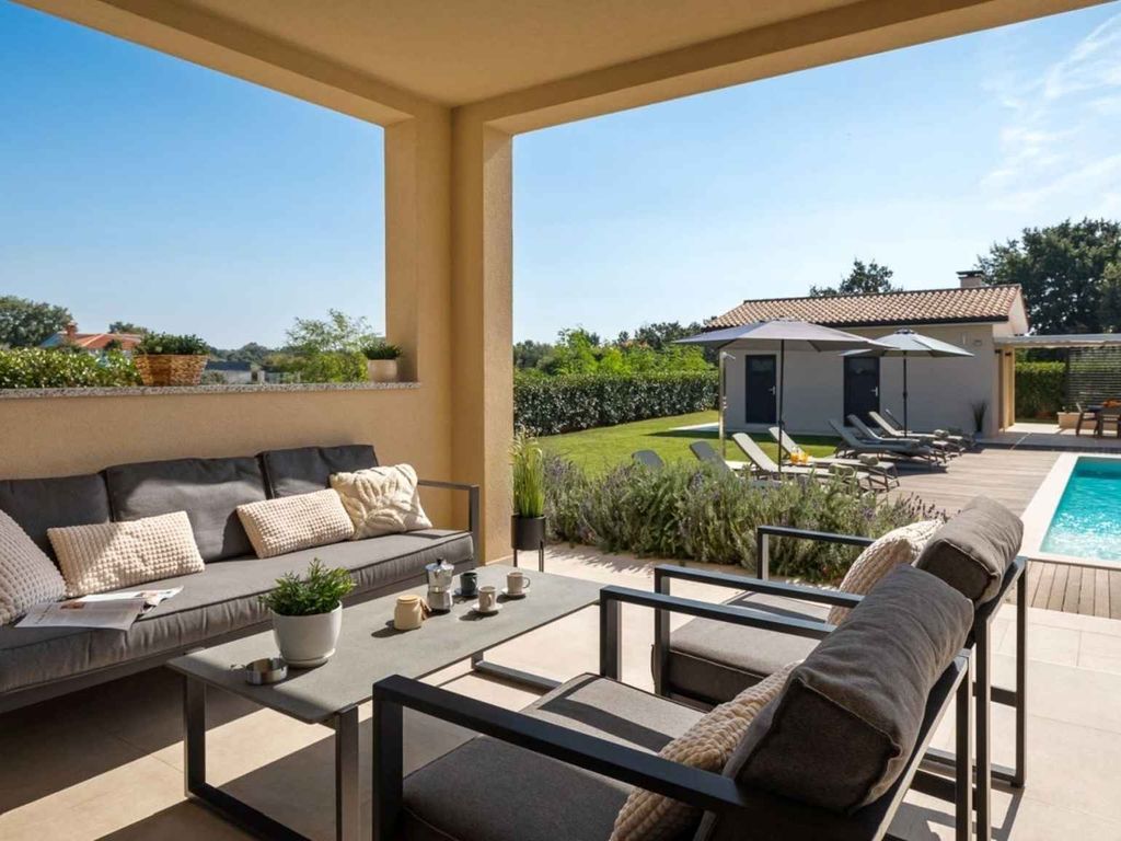 Villa mit Klimaanlage und Pool