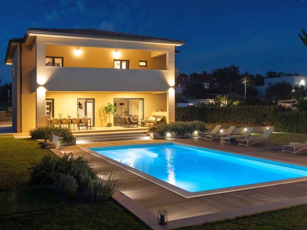 Villa mit Klimaanlage und Pool