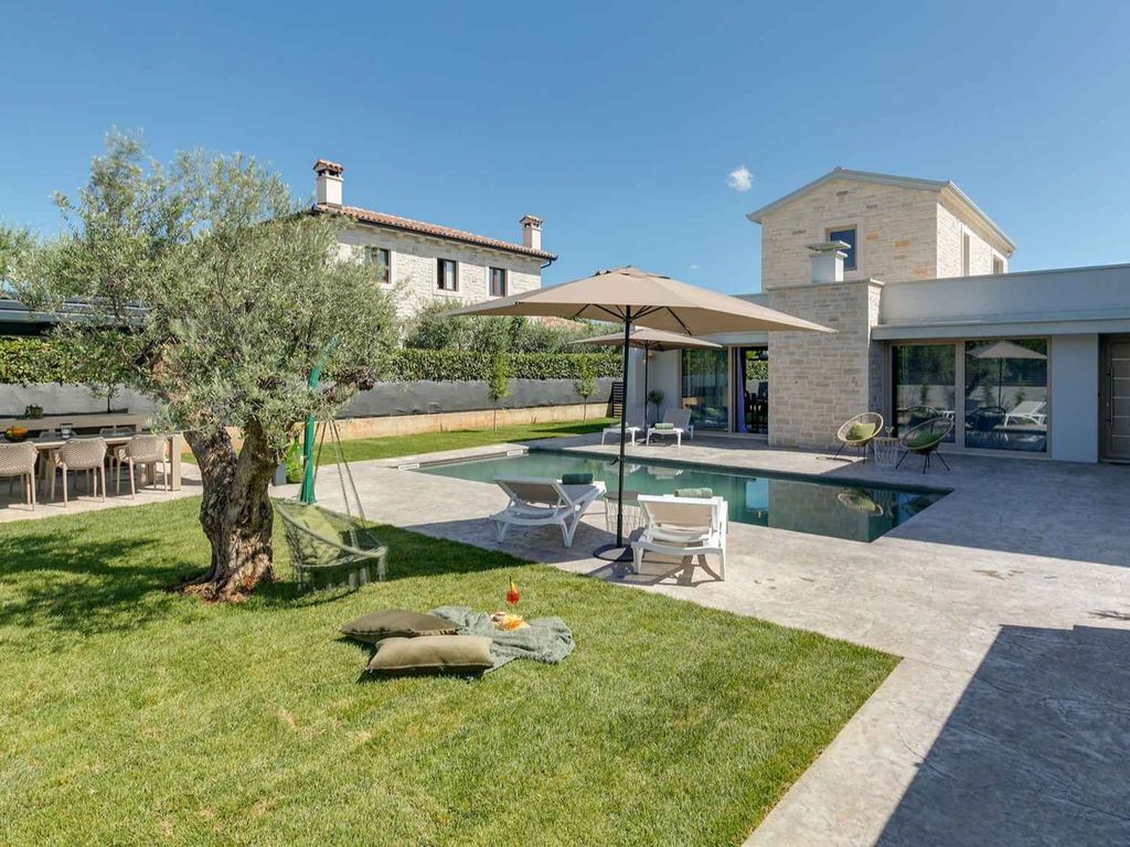Villa mit Klimaanlage und Pool