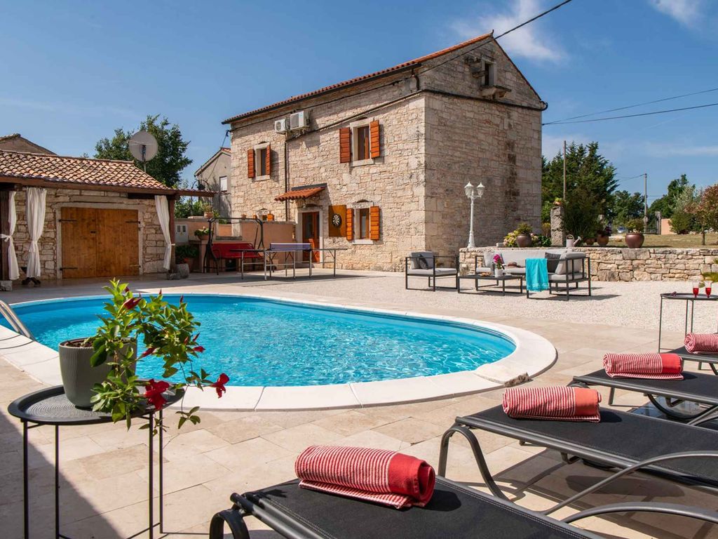 Ferienhaus mit Privatpool