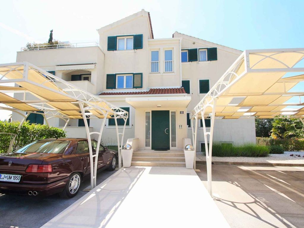 Ferienwohnung mit Klimaanlage und Pool