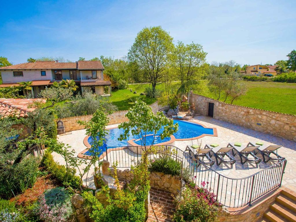 Ferienwohnung mit Aussenpool
