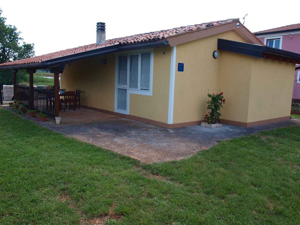 Ferienhaus mit Klimaanlage und Terrasse