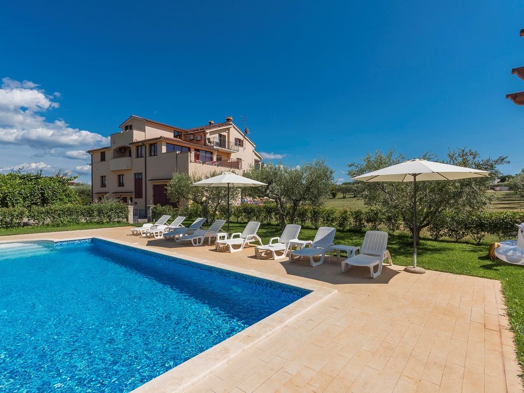 Ferienwohnung mit gemeinsamem Pool